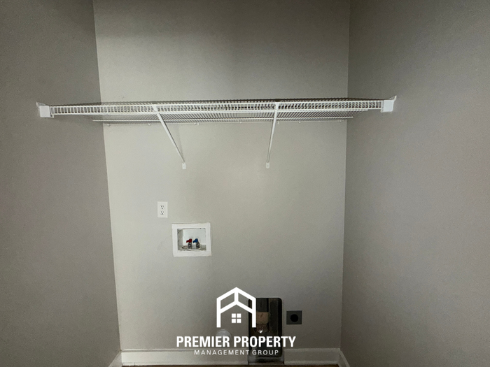 265 Hathaway Ln - Photo 5 of 19