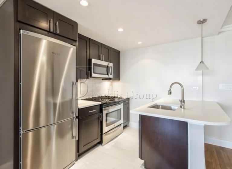 40  HARRISON ST. #20T - Photo 4 of 6