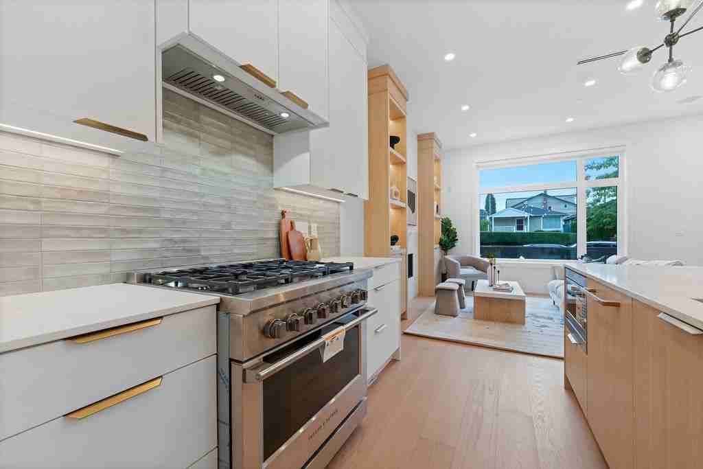 5883 Sophia Street 1 - Photo 2 of 37