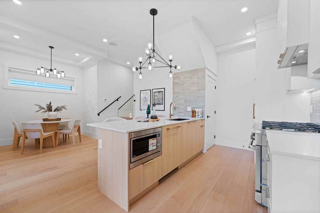 5883 Sophia Street 1 - Photo 5 of 37