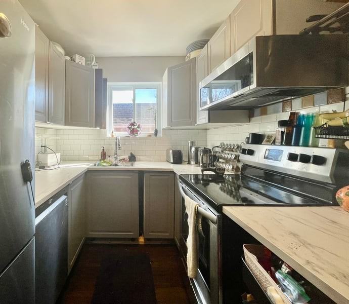 383 Main St - Photo 2 of 8