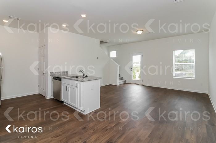 101 Dudley Way Sw - Photo 5 of 17