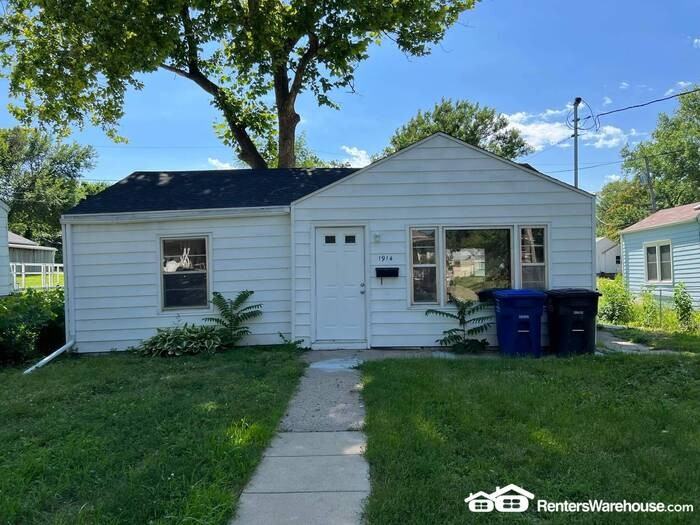 1914 10th St - Photo 2 of 12