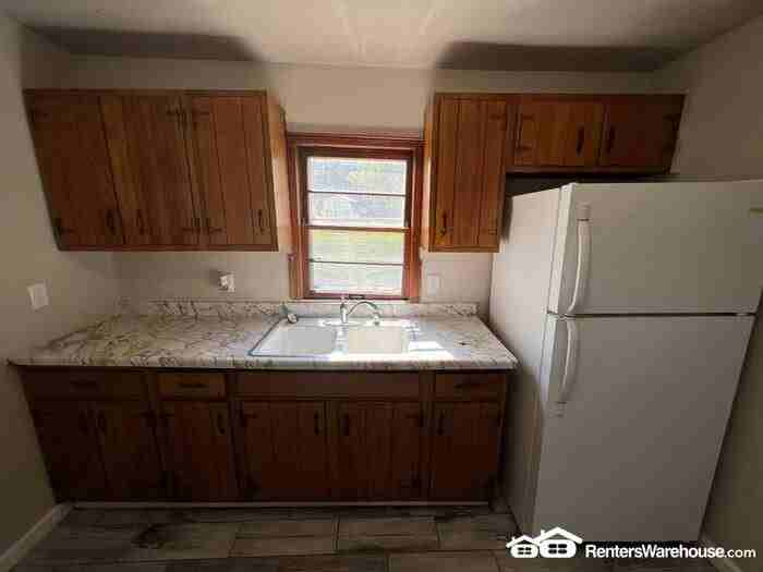 1914 10th St - Photo 5 of 12