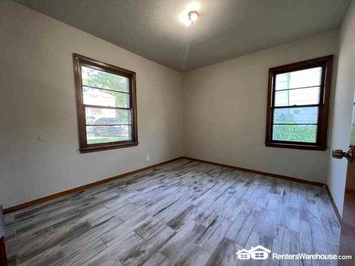 1914 10th St - Photo 7 of 12