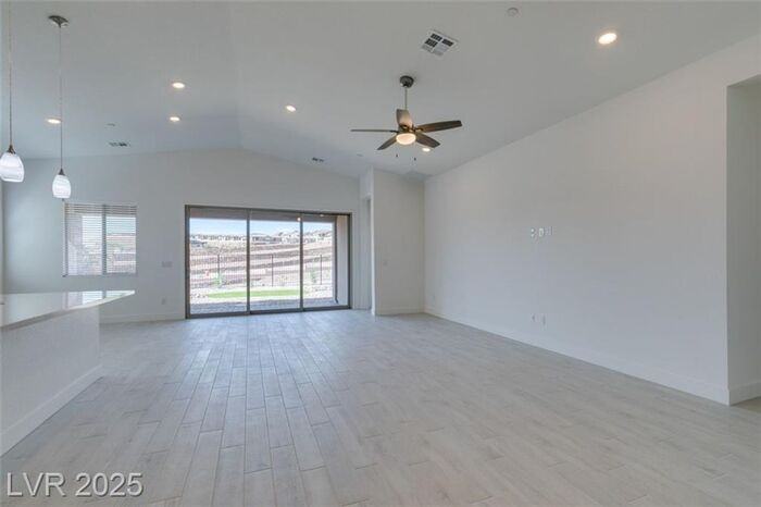 257 Piazzetta Pl - Photo 4 of 45