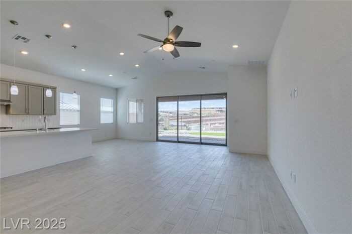 257 Piazzetta Pl - Photo 7 of 45