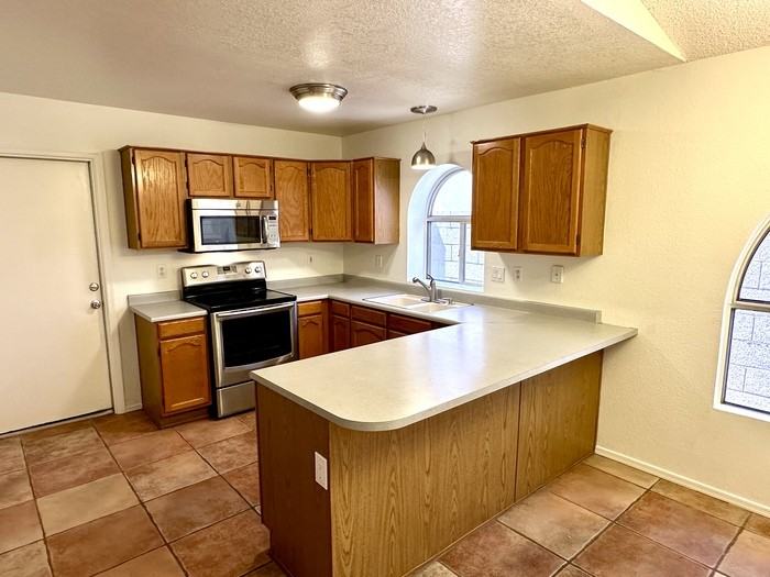 2914 E Woodland Dr - Photo 7 of 23