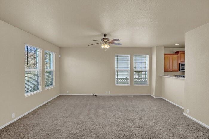 2424 Saint Paul Dr - Photo 4 of 30