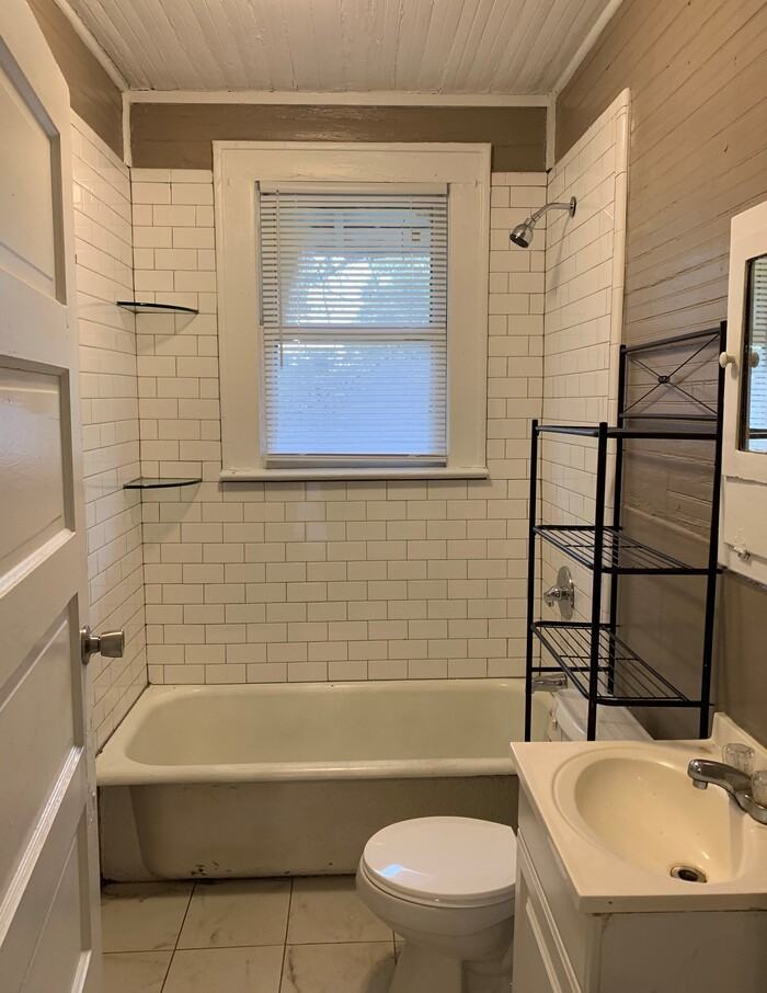 331 W 40th St - Photo 2 of 21