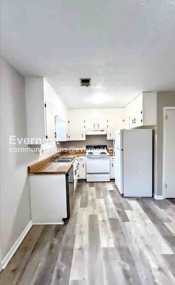 57 Clara Dr - Photo 2 of 19