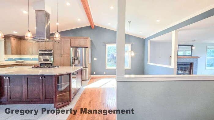 6933 184th St Se - Photo 4 of 46