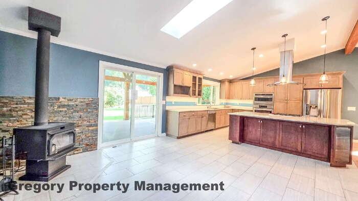 6933 184th St Se - Photo 7 of 46