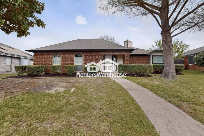 2317 Springfield Ln - Photo 2 of 45