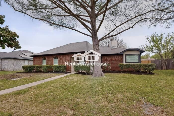 2317 Springfield Ln - Photo 4 of 45