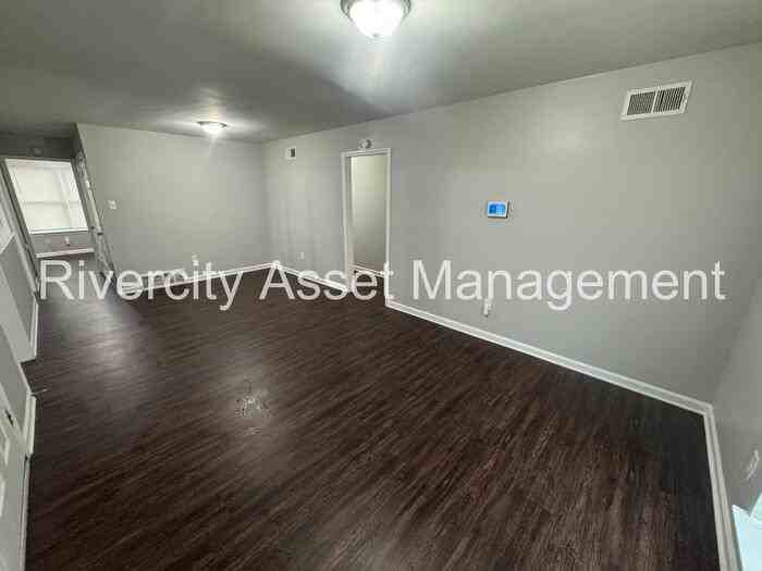 3219 Holly Berry Dr - Photo 3 of 12