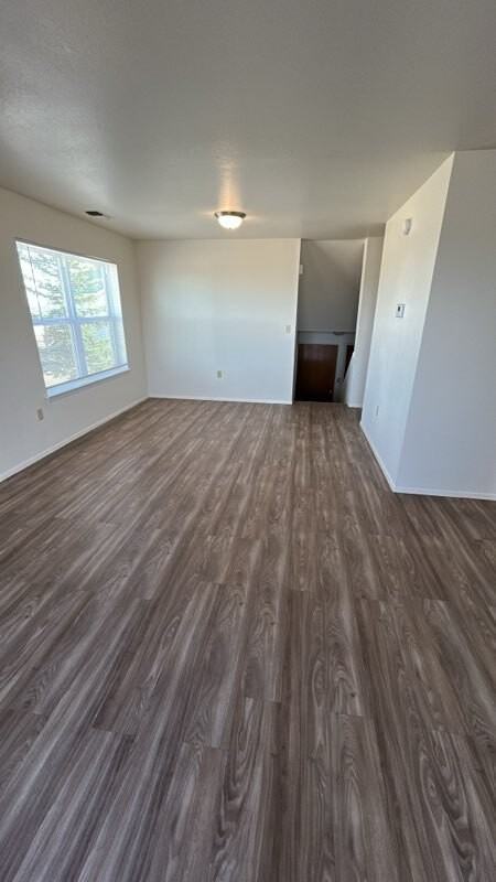 1187 Case Ct - Photo 5 of 8