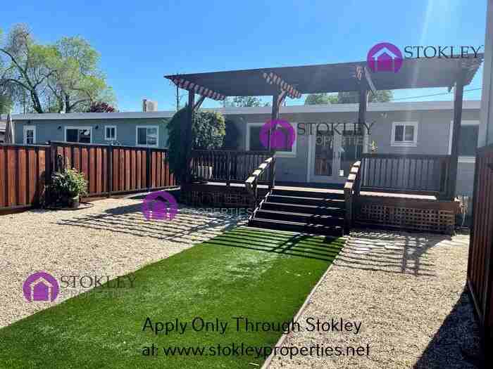 1692 Oak Park Blvd - Photo 3 of 24