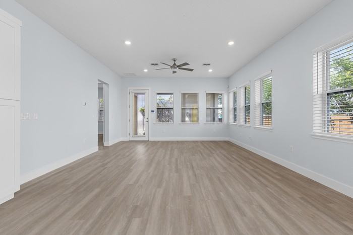 8721 Sperry St - Photo 6 of 44