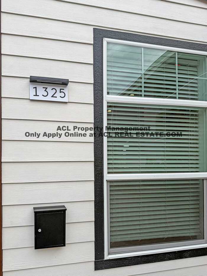 1325 Russell Way #1325 - Photo 5 of 23