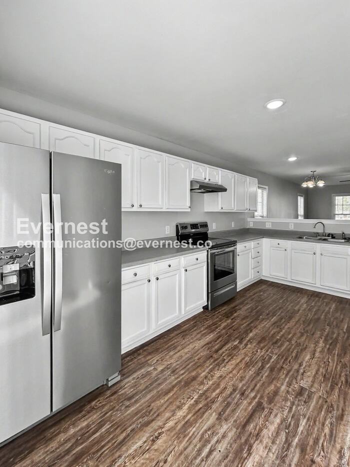 2320 Spaugh Ct - Photo 3 of 25