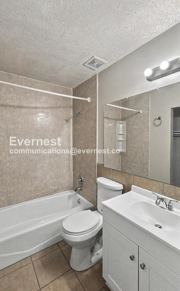 6121 N Baltimore Ave - Photo 6 of 23