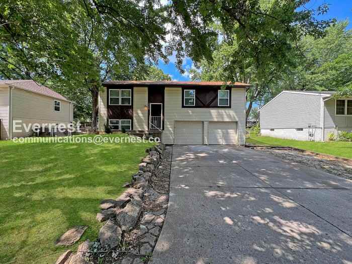 19220 E 5th Street Ct N