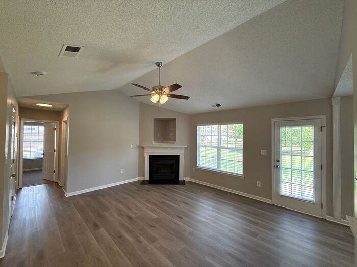 14300 Menifee Dr - Photo 2 of 15