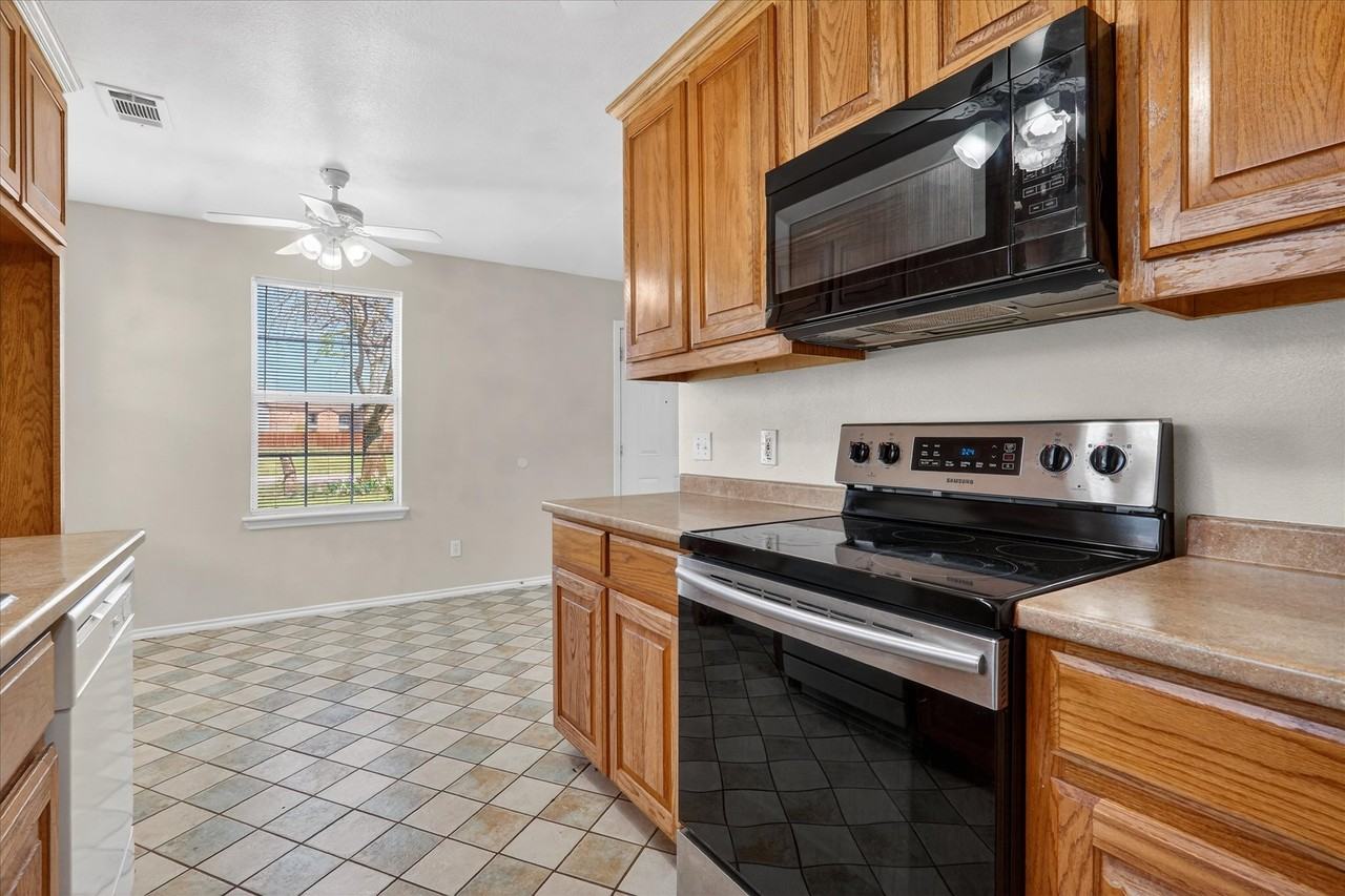 509 W Cedar St #1 - Photo 5 of 17