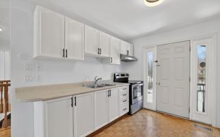 featured image of 704 Brock St S