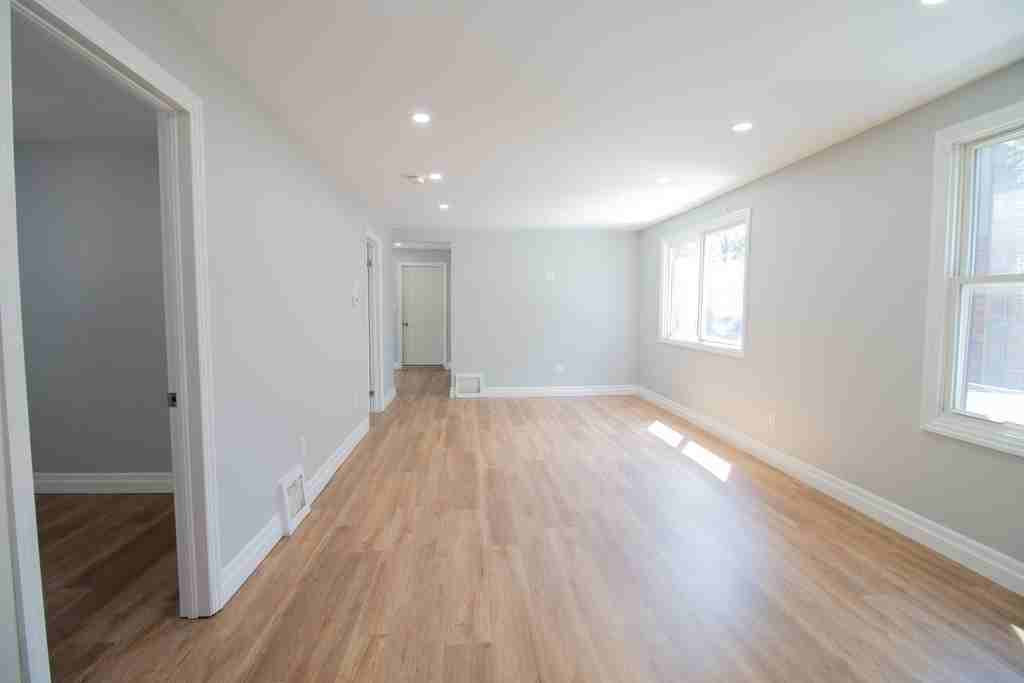 283 Deere St - Photo 2 of 18