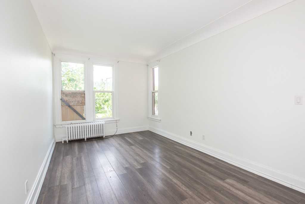 55 Wellington St S - Photo 4 of 14