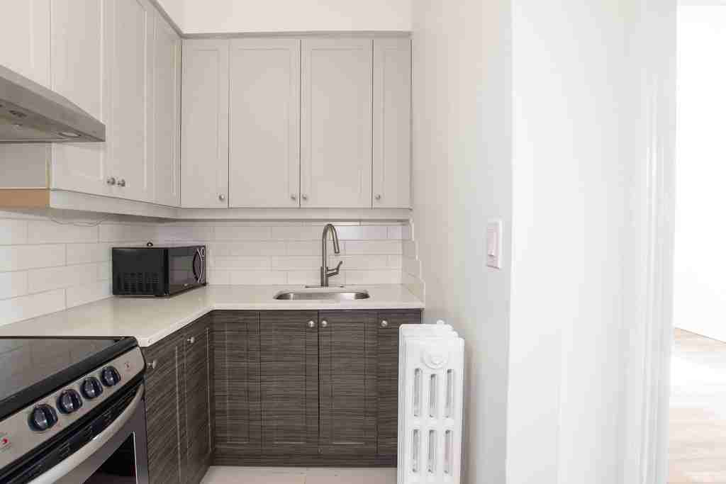 55 Wellington St S - Photo 7 of 14