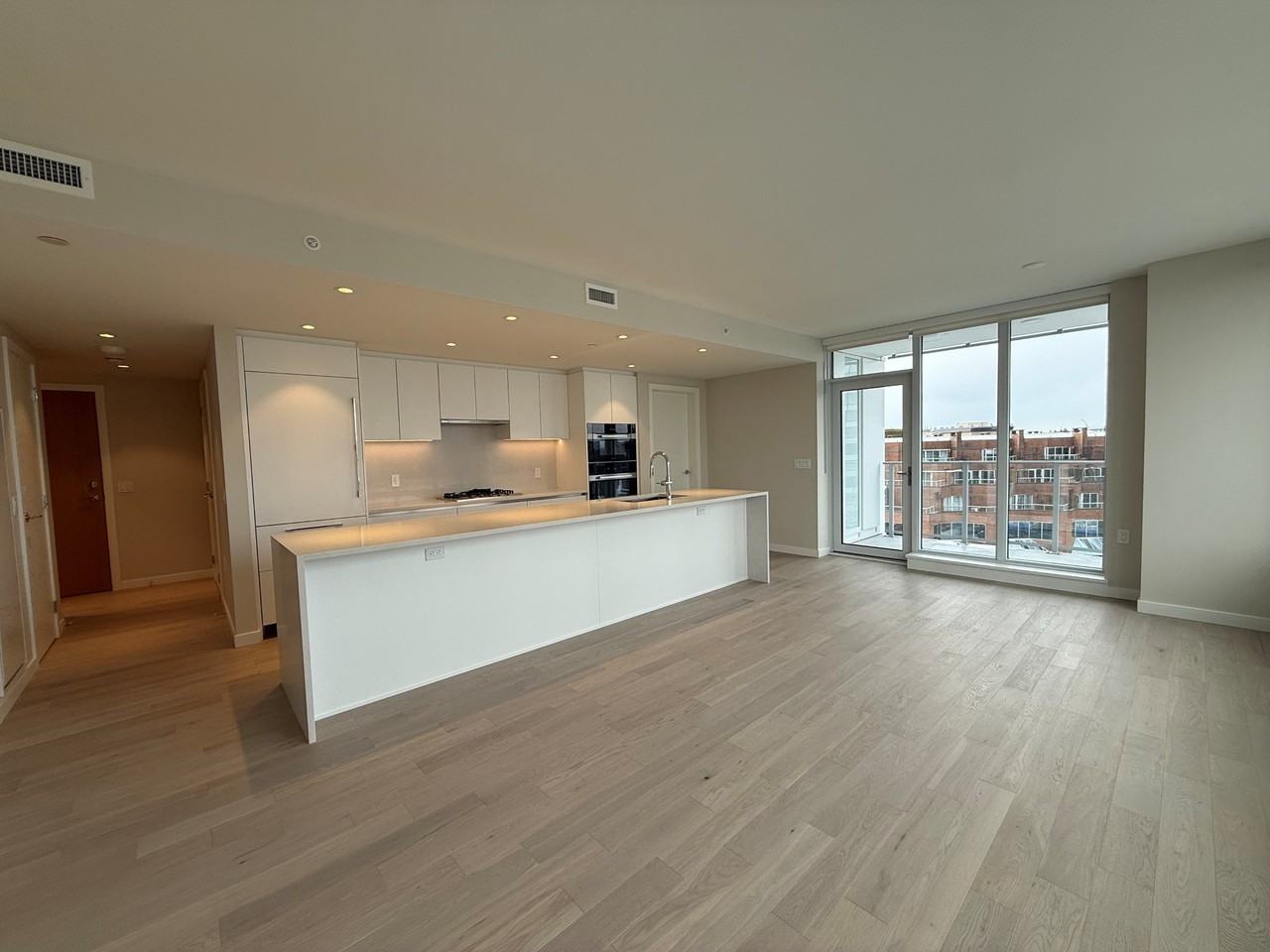 485 602-485 West 42nd Avenue - Photo 3 of 39
