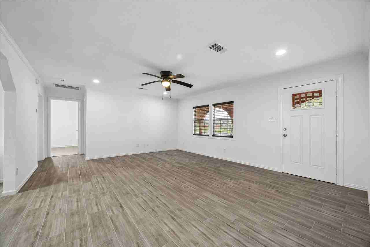 609 Avenue M #1 - Photo 6 of 18