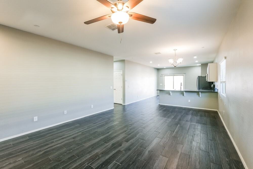 21221 W Hubbell St - Photo 5 of 16