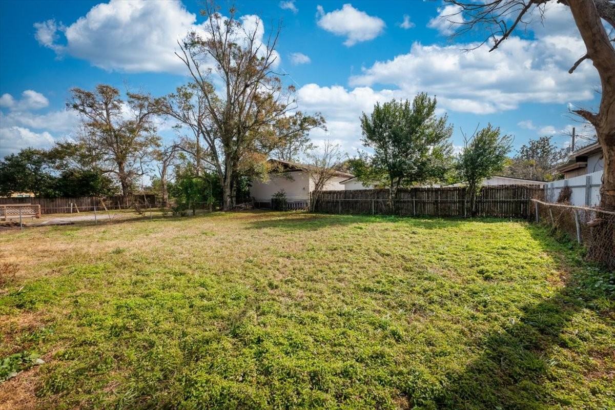 10814 Indies Dr S #1 - Photo 5 of 23