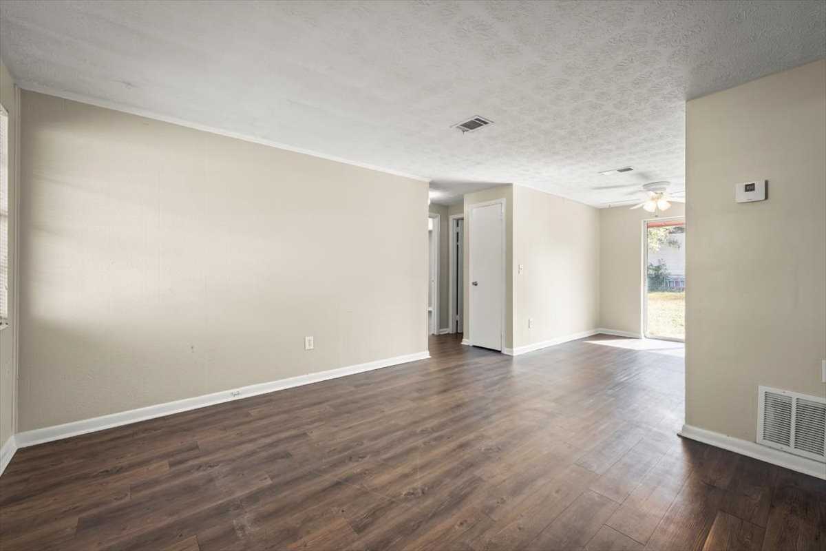 10814 Indies Dr S #1 - Photo 7 of 23