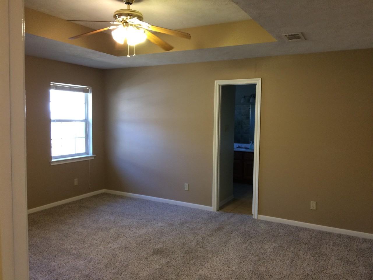 4009 Hunter Creek Dr #4009 - Photo 5 of 16