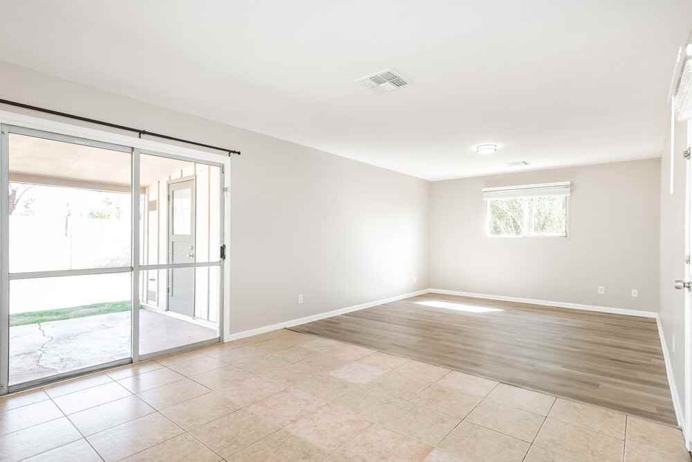 3039 S Kenneth Pl - Photo 4 of 16