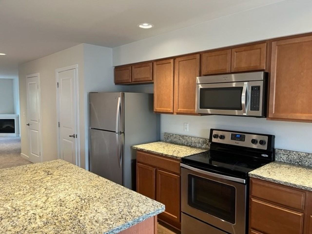 Modern 3 bedroom Townhomes with Garage - Photo 4 of 11