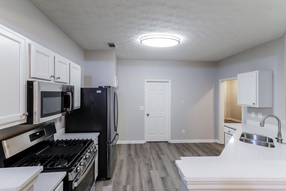 565 Cool Weather Dr - Photo 7 of 17