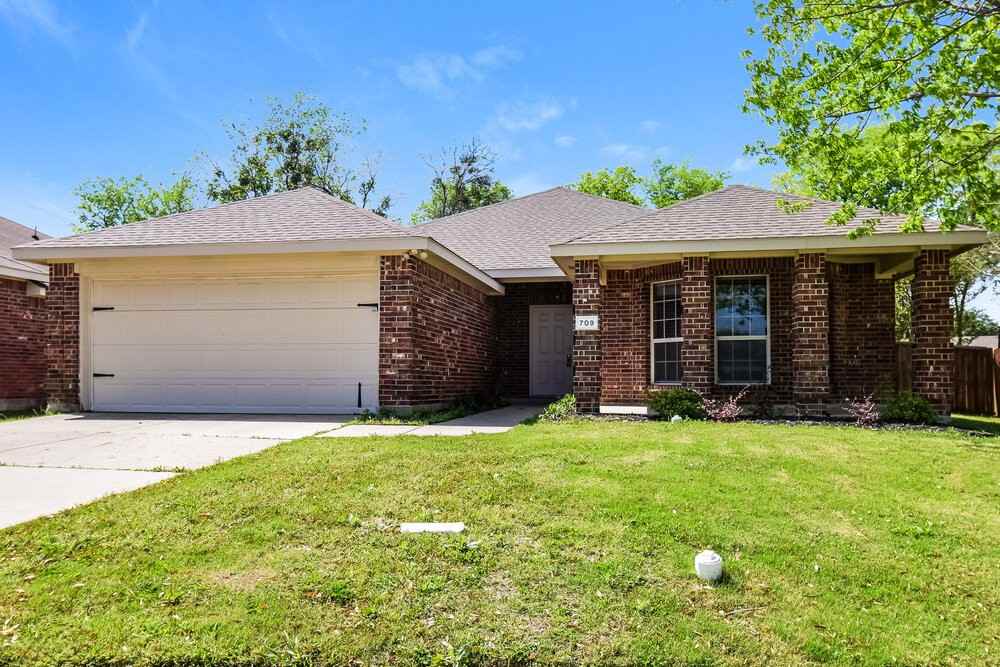 709 Silverleaf Ct - Photo 3 of 16