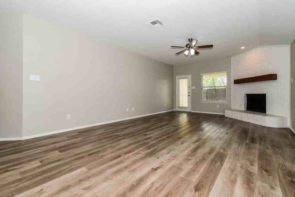 709 Silverleaf Ct - Photo 4 of 16