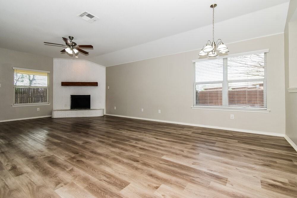 709 Silverleaf Ct - Photo 5 of 16