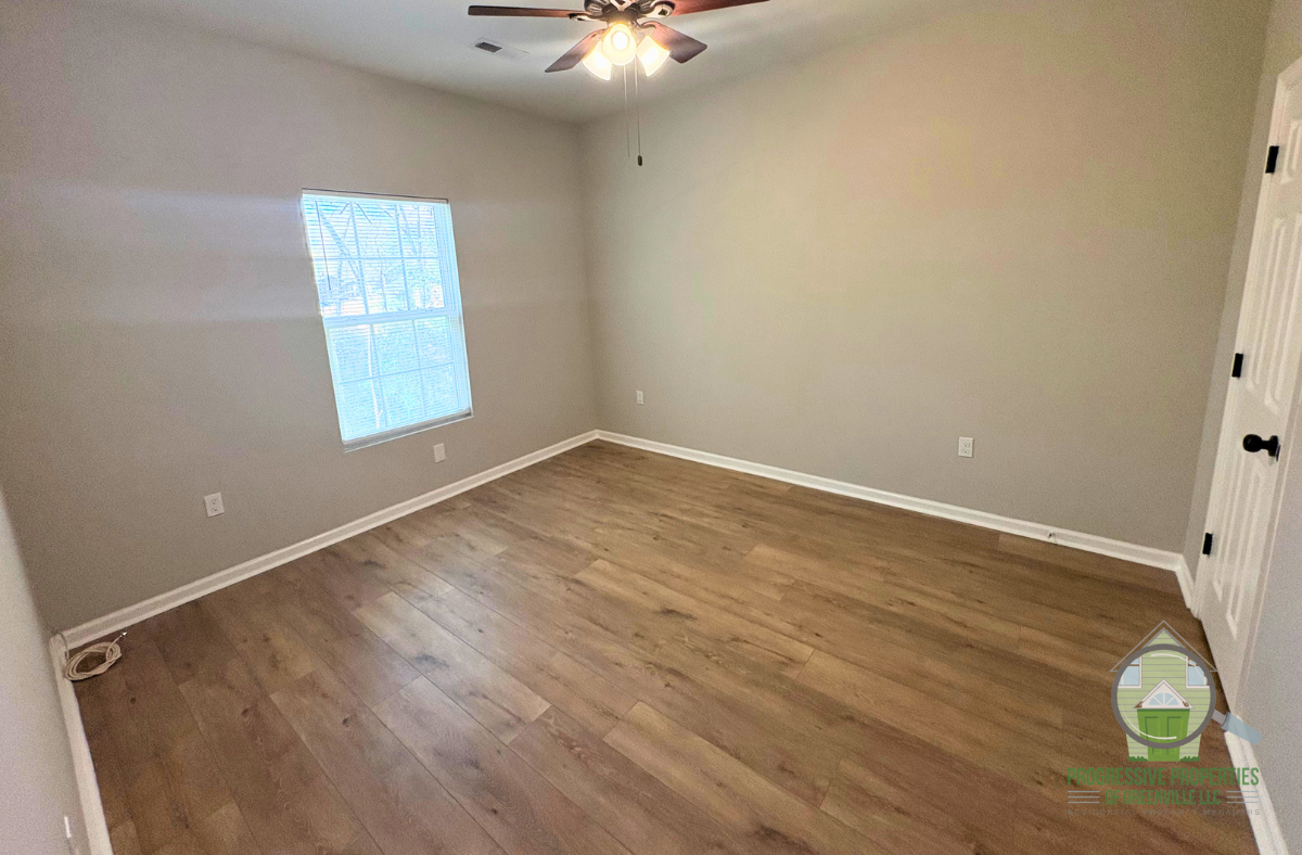 129 Harrington Ave #B - Photo 5 of 9