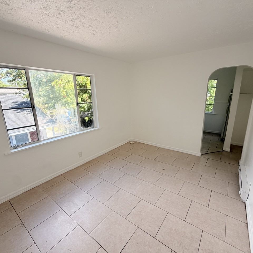 840 30th Ave S #2 - Photo 4 of 9