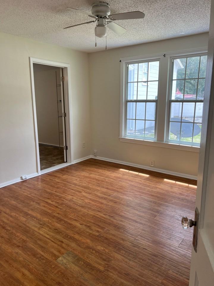 2704 Spring Park Rd #1 - Photo 3 of 17