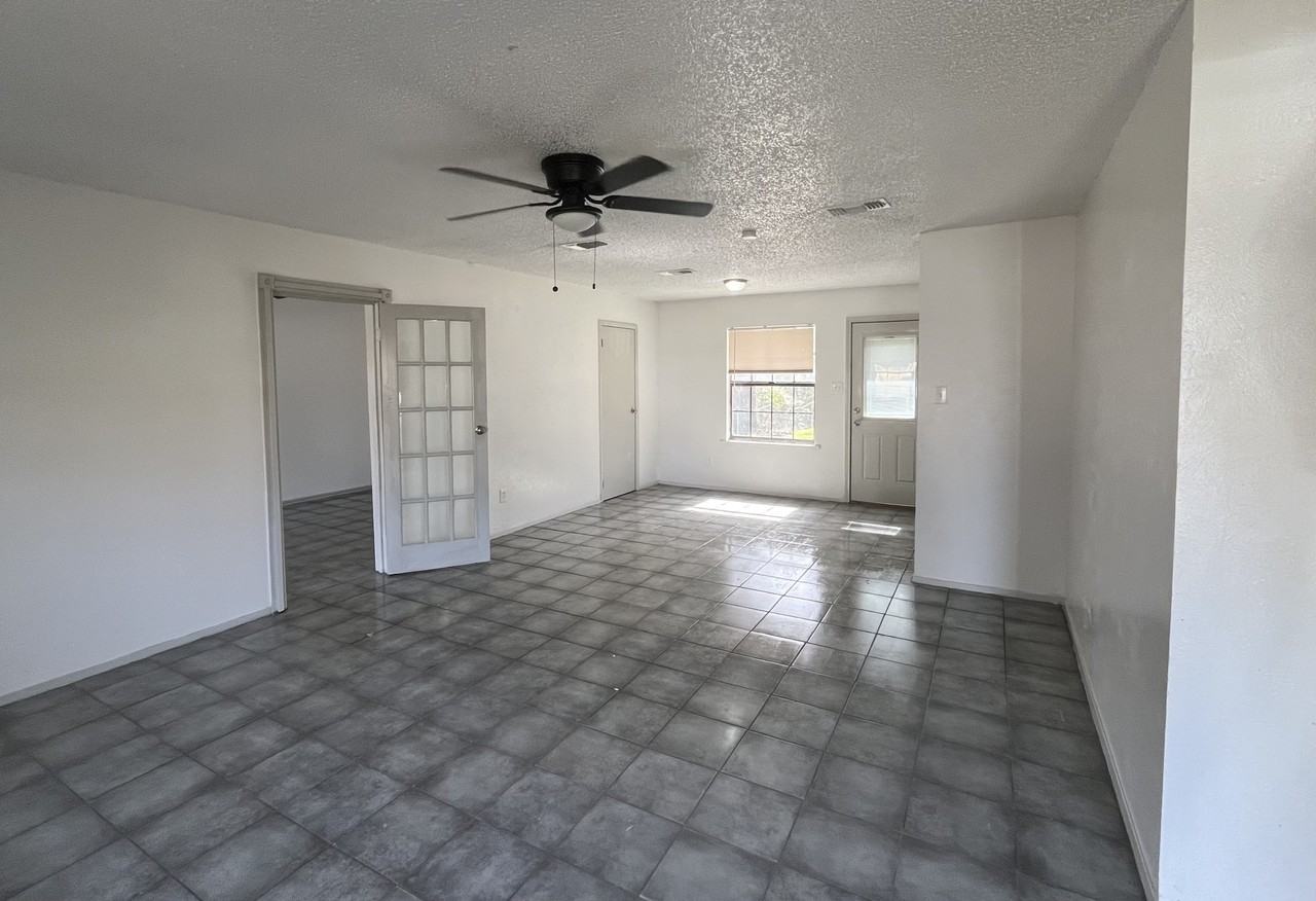 409 Chapparel St #1 - Photo 2 of 7