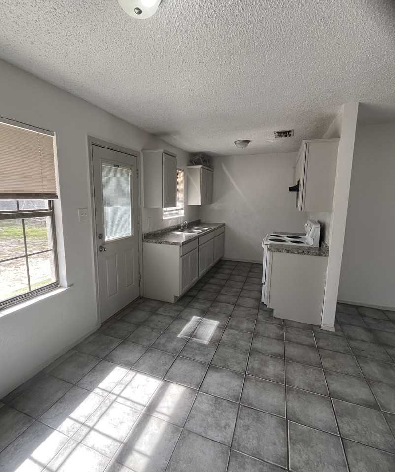 409 Chapparel St #1 - Photo 3 of 7